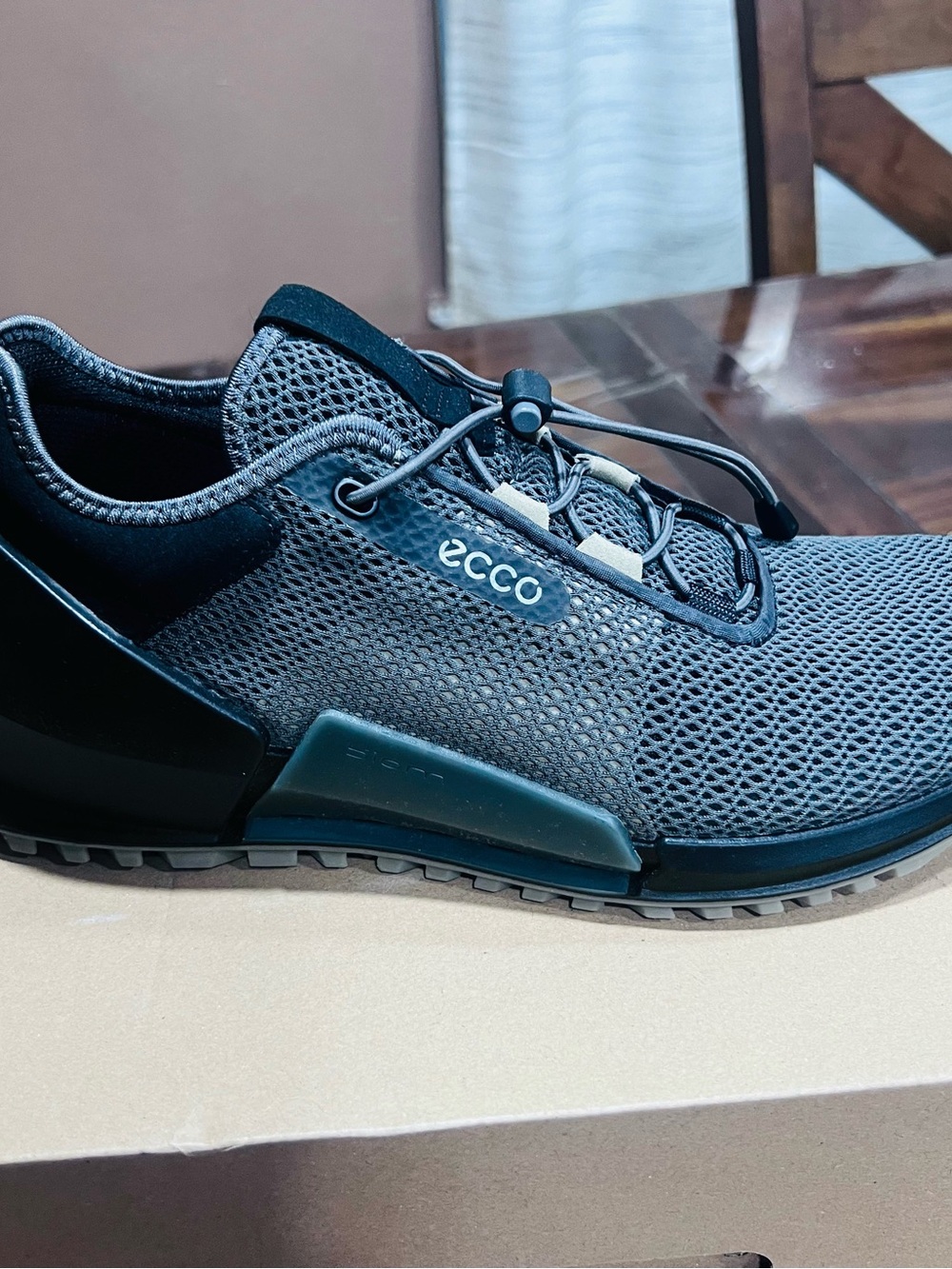 Ecco Men's Grey Mesh Athletic Sneaker with Toggle Lacing